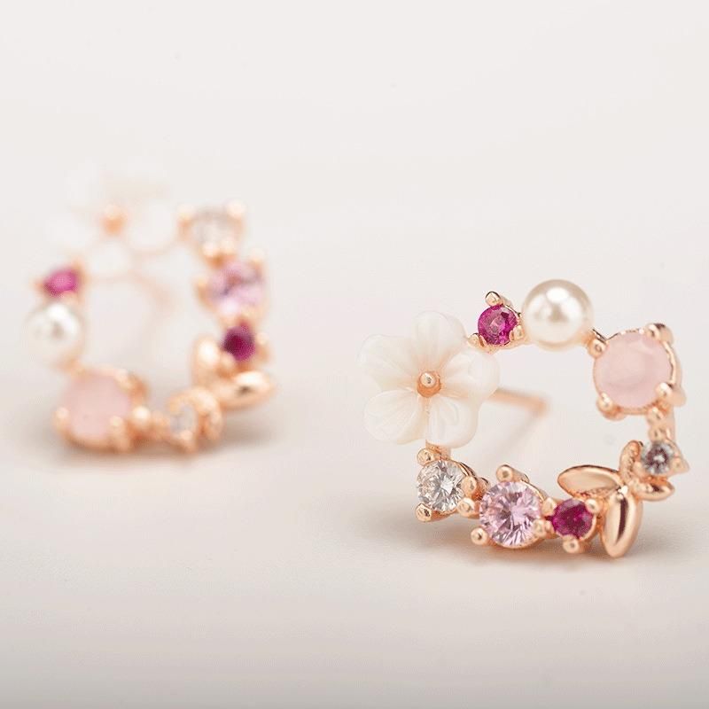 Boucles D'oreilles Douces Et Élégantes Avec Perles Et Strass