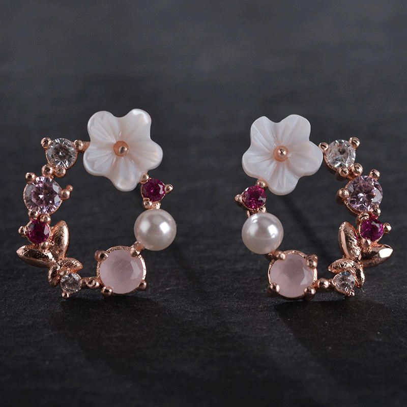 Boucles D'oreilles Douces Et Élégantes Avec Perles Et Strass