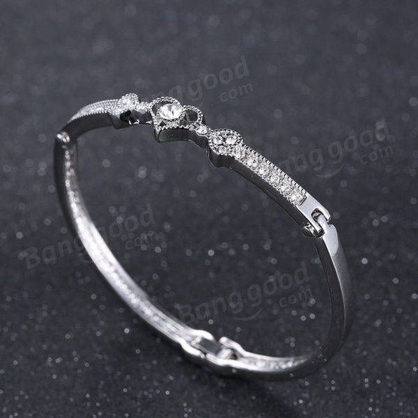 Bracelet Élégant En Forme De Coeur Avec Strass En Argent Pour Femme