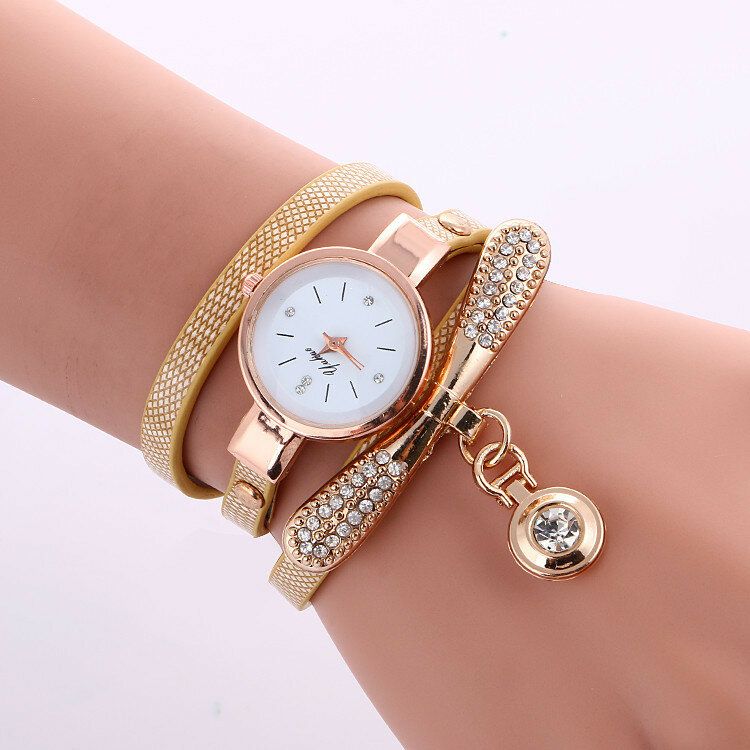 Casual Femmes Montre Bracelet En Cuir Strass Métal Décoratif Cercle Pendentif Multi-couche Quartz Montre