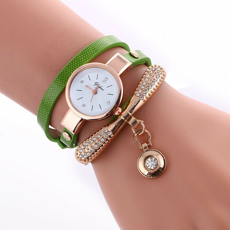 Casual Femmes Montre Bracelet En Cuir Strass Métal Décoratif Cercle Pendentif Multi-couche Quartz Montre