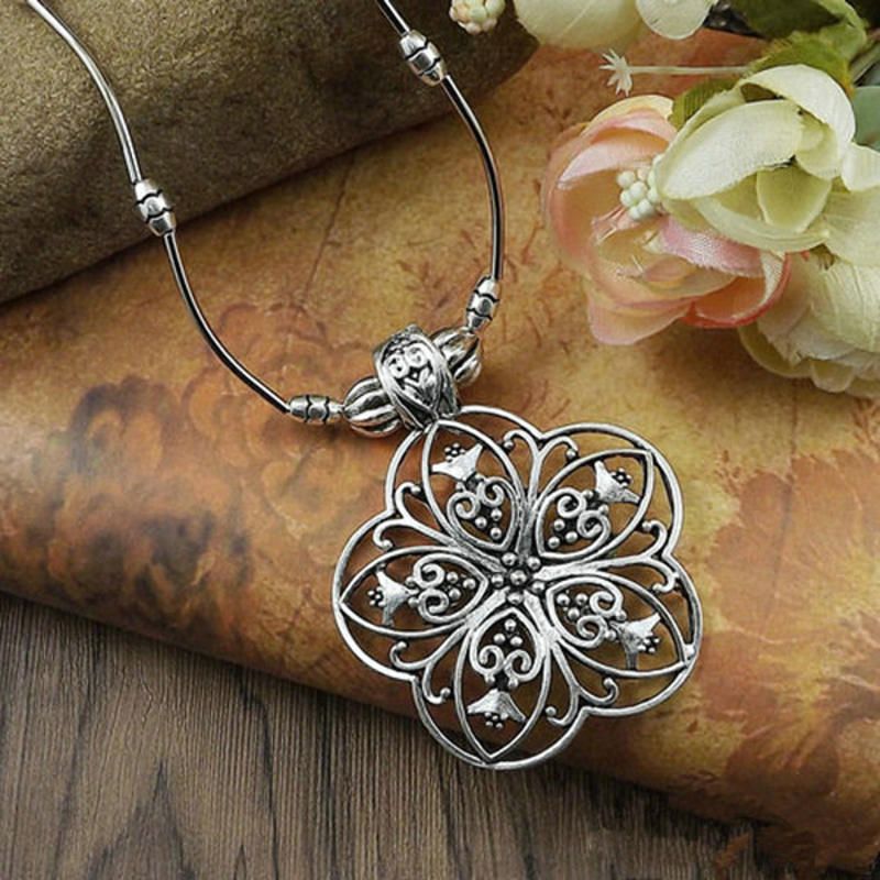 Ethnique Tibétain Creux Fleur Pendentif Collier Antique Collier En Argent Pull Collier Pour Les Femmes