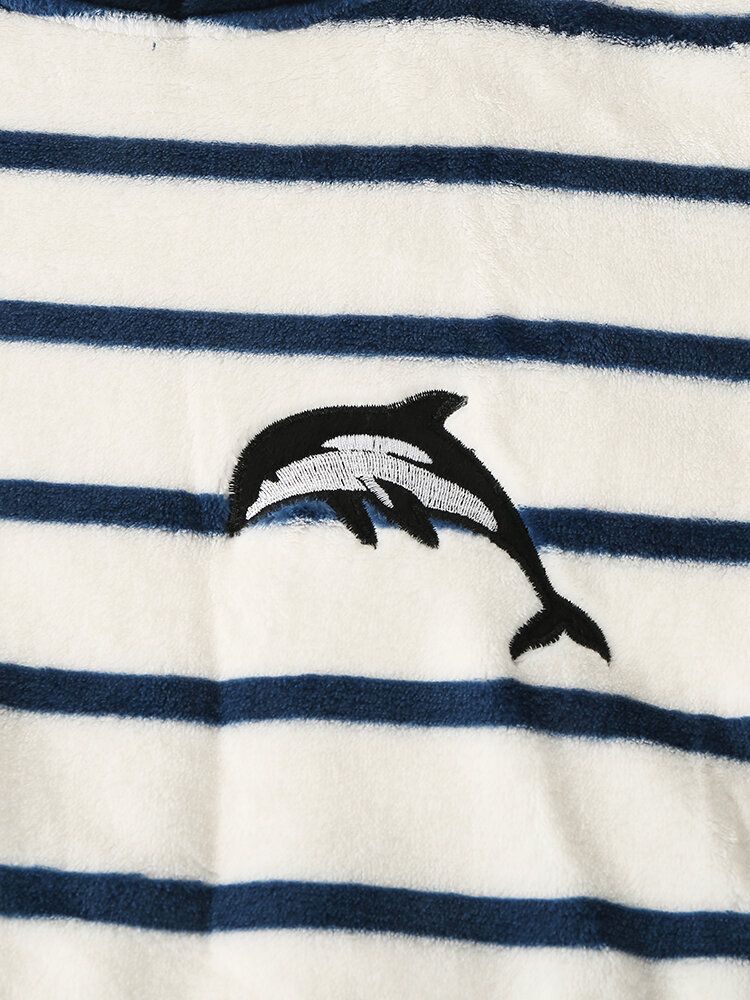 Femmes Plus Taille Rayé Mignon Baleine Motif Flanelle Col Rond Casual Maison Pyjama Ensemble