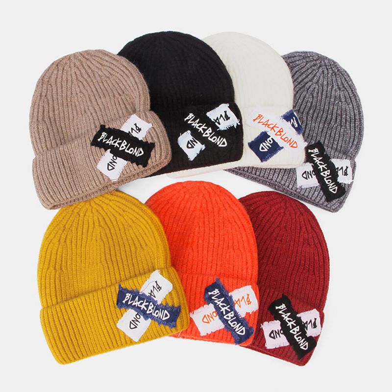 Femmes Tricoté Couleur Unie Lettre Raw Edge Patch Flanging All-match Chaleur Bonnet Bonnet