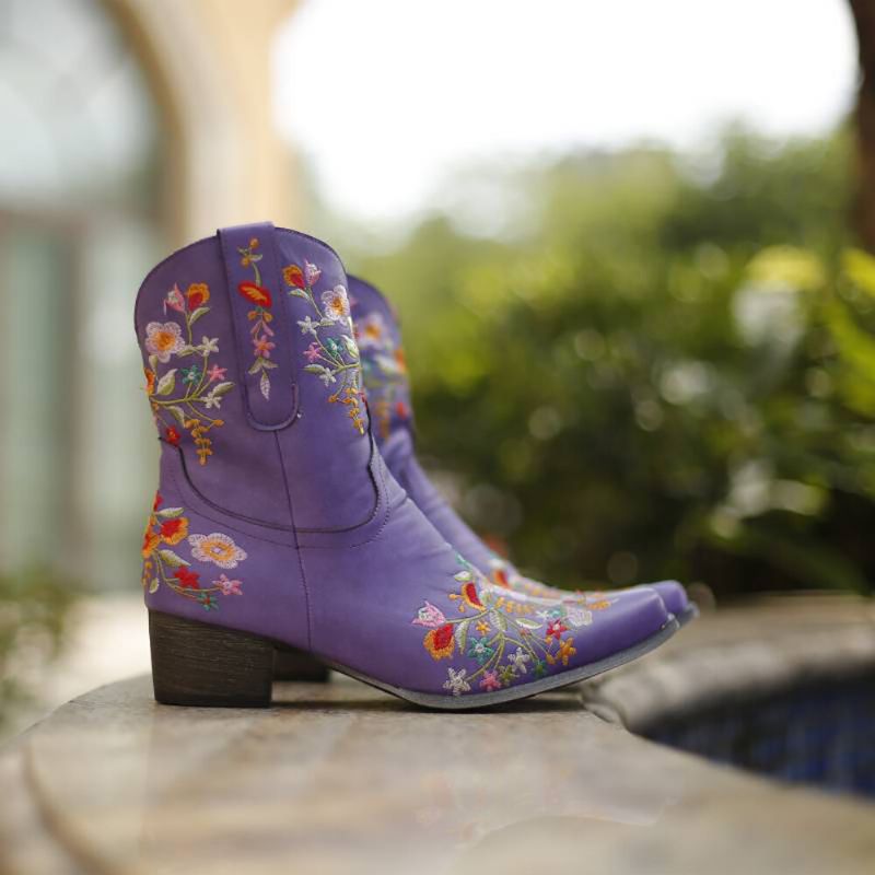 Grande Taille Femmes Rétro Brodé Bout Pointu Talon Épais Sans Lacet Bottes De Cowboy