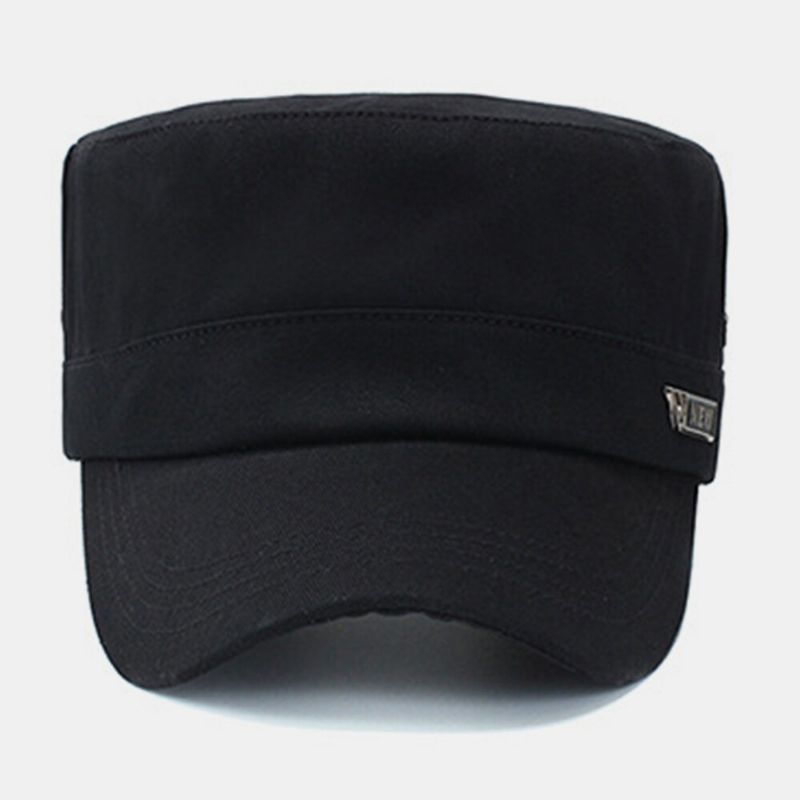 Hommes Étiquette En Métal À Large Bord Respirant Trou Conception Armée Cap Cadet Chapeau Casual All-match Printemps Été Pare-soleil Militaire Cap Flat Top Cap