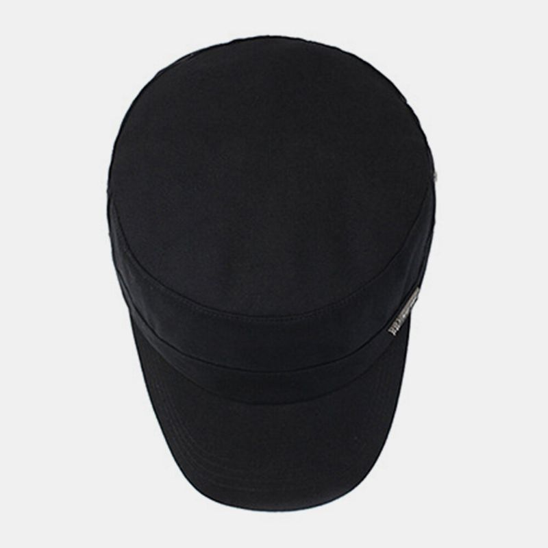 Hommes Étiquette En Métal À Large Bord Respirant Trou Conception Armée Cap Cadet Chapeau Casual All-match Printemps Été Pare-soleil Militaire Cap Flat Top Cap