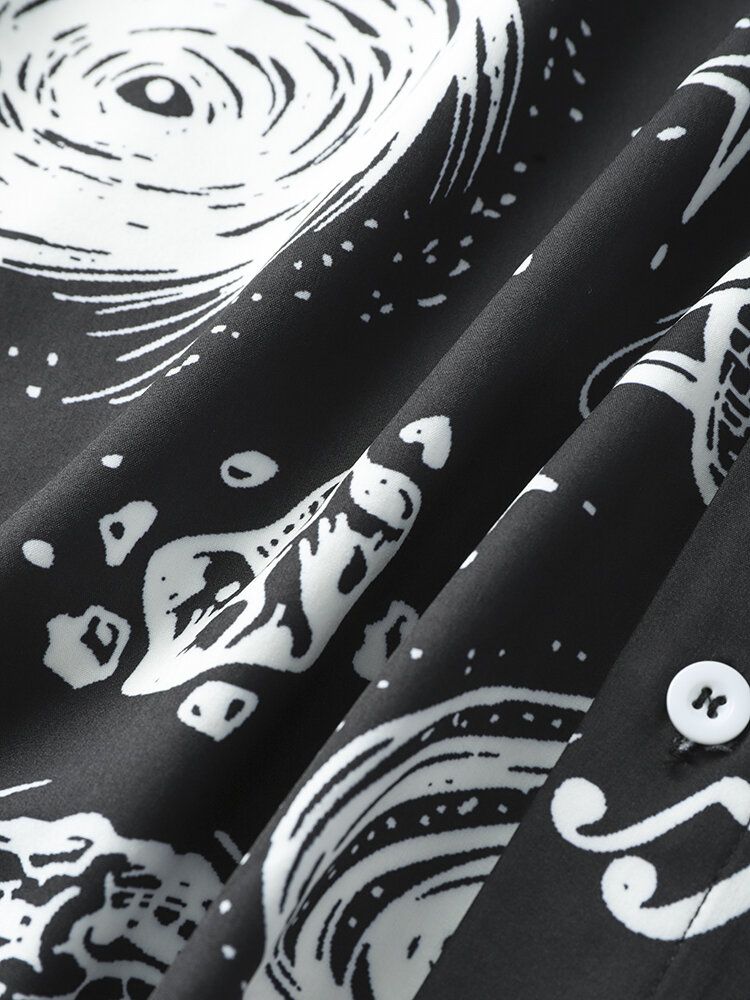 Hommes Galaxy Print Star War Revers Manches Courtes Bouton Chemises Décontractées