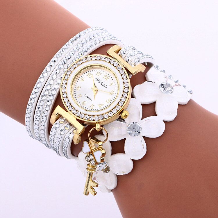 Mode Cristal Cercle Bracelet Femmes Montre Cadran Simple Flowear Modèles Montre À Quartz