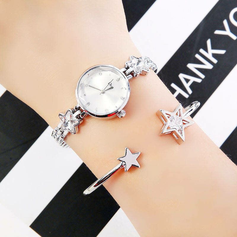 Mode Luxe Élégant Cristal Lucky Star Motif Dames Bracelet Montres Montre À Quartz