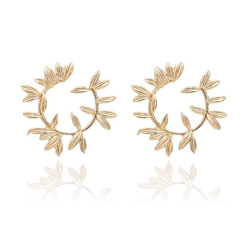 Mode Métal Hallow Feuilles Boucles D'oreilles Vintage Rond Oreille Stub Boucle D'oreille Pour Les Femmes