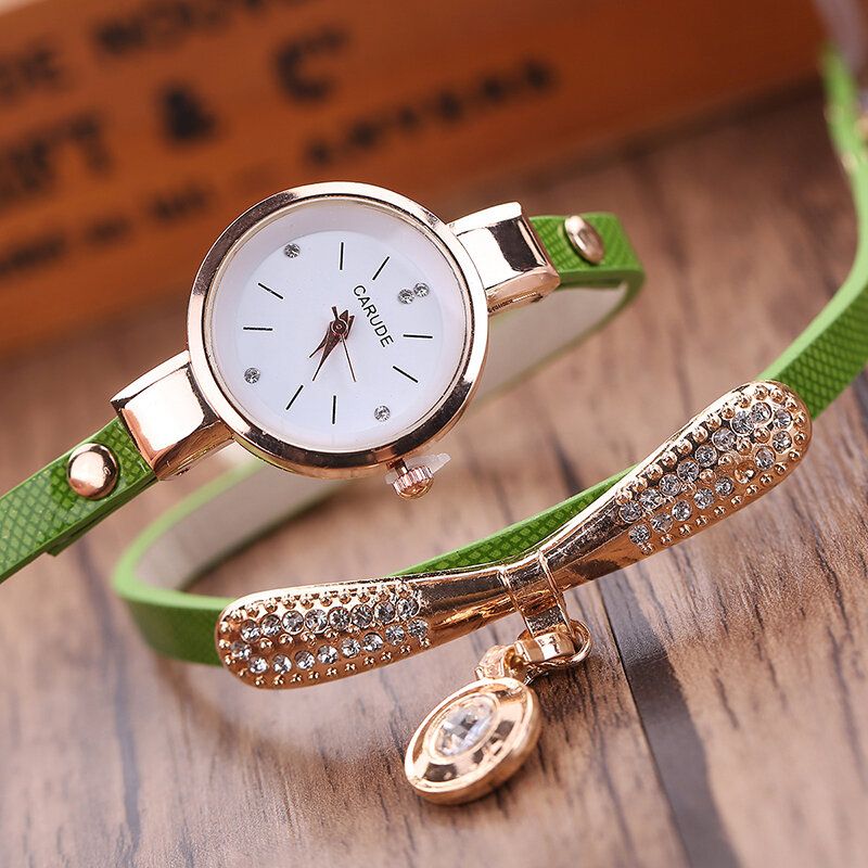 Retro Pu Strap Multi-layer Lady Watch Métal Géométrique Strass Bow Pendentif Femmes Montre À Quartz