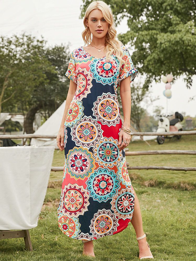 Robe Maxi Fendue À Fleurs Avec Poche À Col En V Et Manches Courtes