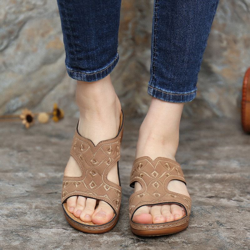 Sandales Compensées D'été Confortables À Enfiler Pour Femmes Avec Broderie À Bout Ouvert