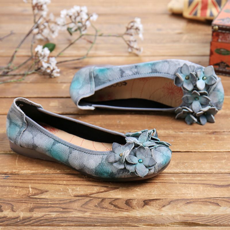 Socofy Retro Flowers Decor Tie-dyed Soft Sole Comfy Slip On Soft Flat Shoes