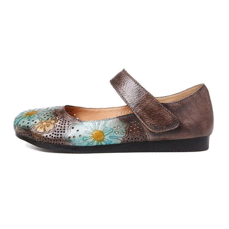 Socofy Retro Leather Embossed Flower Hollow Round Toe Comfy Soft Sole Flat Shoes