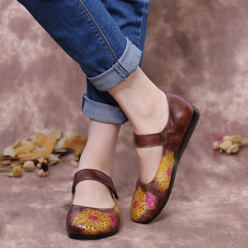 Socofy Retro Leather Embossed Flower Hollow Round Toe Comfy Soft Sole Flat Shoes