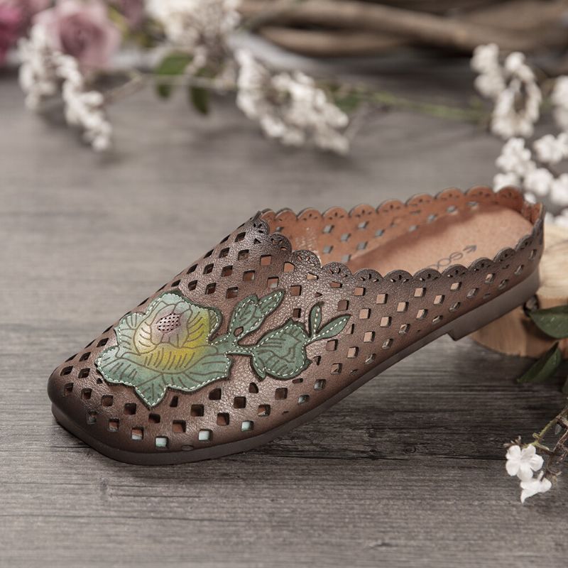 Socofy Retro Leather Floral Applique Cutouts Soft Flat Mules Sabots Sandales À Enfiler