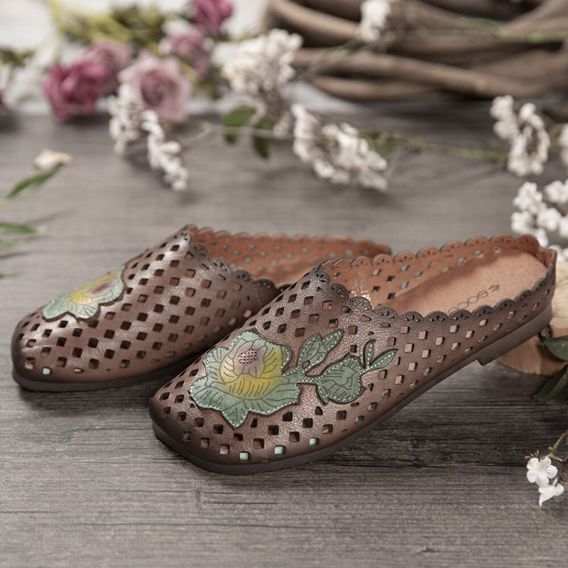 Socofy Retro Leather Floral Applique Cutouts Soft Flat Mules Sabots Sandales À Enfiler