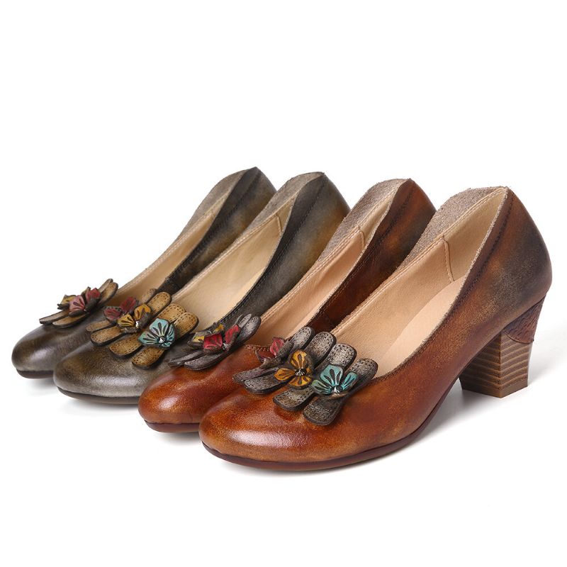 Socofy Retro Three Colors Cute Florals Shallow Mouth Round Leather Slip On Casual Pumps