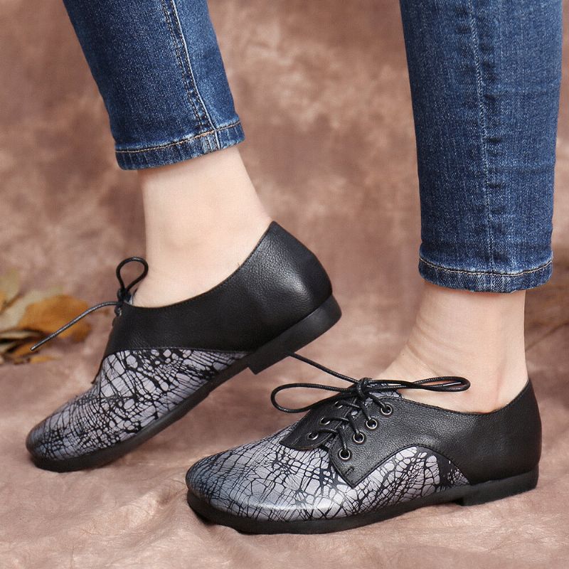 Socofy Vintage Handmade Leather Splicing Comfy Soft Sole Lace Up Flat Shoes